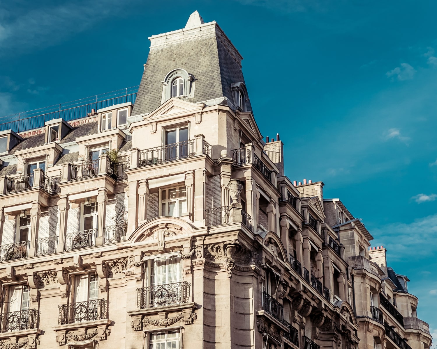 "17ème arrondissement de Paris : quartiers incontournables"