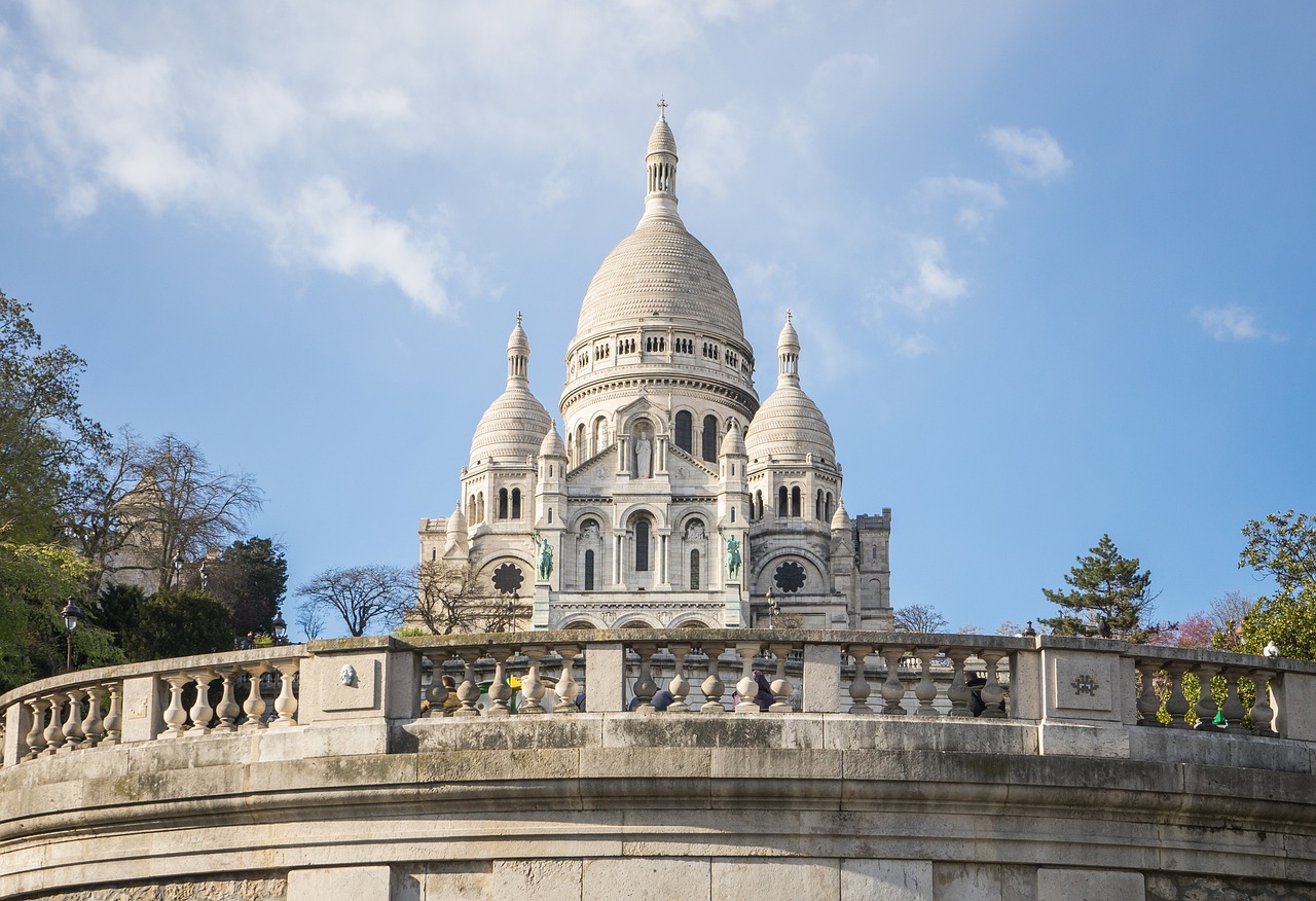 "18e arrondissement de Paris : un quartier dynamique et cosmopolite"